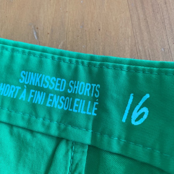 Brand new Gap shorts size 16 - Picture 2 of 3